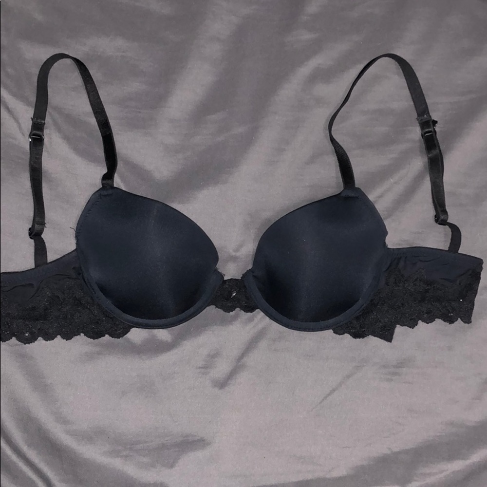 Black T shirt bra